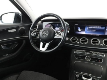 Mercedes Klasa E W213 2019 Mercedes E 200 mHEV 4x4 automat full LED, zdjęcie 15