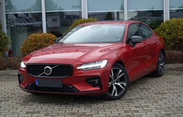 Volvo S60 III Sedan Facelifting 2.0 B5 250KM 2024 Volvo S60 Bezwypadek B5 AWD UltimateDark Kamera360 ACC R-Design FV23