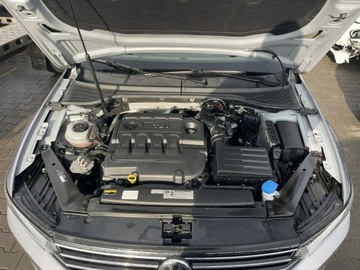 Volkswagen Passat B8 Variant 2.0 TDI BlueMotion SCR 150KM 2017 Volkswagen Passat Automat Czujniki parkowania, zdjęcie 10
