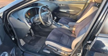 Honda Civic VIII Hatchback 3d 2.2 i-CTDi 140KM 2007 Honda Civic Honda Civic 2.2i-CTDi DPF Executive 2.2 Diesel 140KM, zdjęcie 3