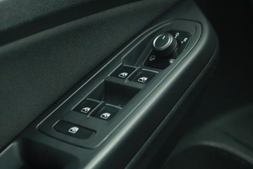 Volkswagen Golf VII Hatchback 5d Facelifting 1.5 TSI ACT 150KM 2020 VW Golf 1.5 eTSI, Salon Polska, Automat, Klima, zdjęcie 16