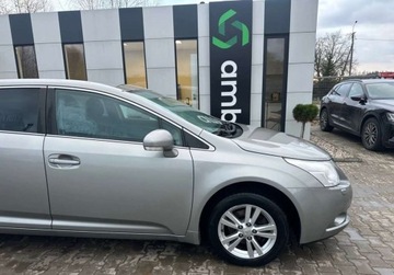 Toyota Avensis II Kombi 2.0 D-4D 126KM 2009 Toyota Avensis 2.0D4D 126KM 2009r. Salon Polska 2.0 Diesel 126KM, zdjęcie 3