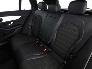 Mercedes Klasa C W205 Kombi Facelifting HYBRYDA 2.0 300 e 320KM 2021 Mercedes C 300 PHEV multibeam LED skóra/alcantara, zdjęcie 16