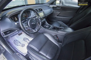 Jaguar XE Sedan Facelifting 2.0 i4P 300KM 2019 Jaguar XE Ledy / Virtual / XDRIVE / FV23%, zdjęcie 20