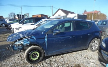 Seat Leon III SC 1.6 TDI 110KM 2015 Seat Leon 2015r, 1.6 TDI. Uszkodzony przod. 1.6 Diesel 110KM, zdjęcie 10