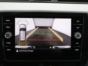 Volkswagen Passat B8 Variant Facelifting 2.0 TDI SCR 150KM 2022 Volkswagen Passat Variant | Kamera Cofania | Tempo, zdjęcie 19