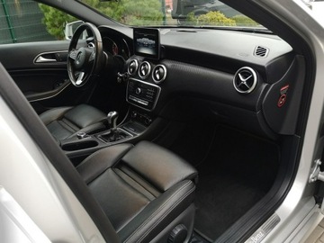 Mercedes Klasa A W176 Hatchback 5d Facelifting 180 122KM 2017 Mercedes A 180 1,6 16v 122KM Klimatronik Navigacja, zdjęcie 19