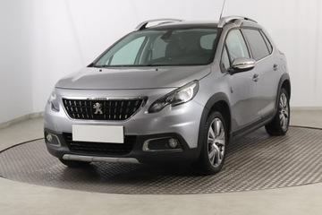 Peugeot 2008 I SUV Facelifting 1.2 PureTech 110KM 2017 Peugeot 2008 1.2 PureTech, Automat, Skóra, Navi, zdjęcie 1