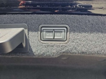 Audi A8 D5 Sedan Facelifting 3.0 55 TFSI 340KM 2023 Audi A8 Long, panoramiczny dach, skretna tylna os, kamery 360, head up, BO, zdjęcie 34