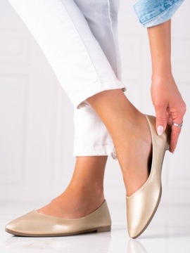 Удобные золотые балетки 38 размера.