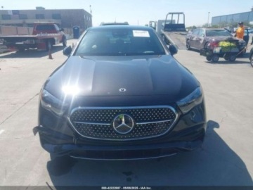 Mercedes Klasa E W214 2025 Mercedes-Benz Klasa E 350, 2025r., 2.0L 2.0 Benzyna 255KM, zdjęcie 6