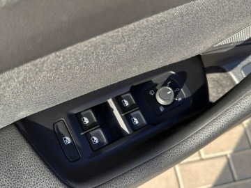 Volkswagen Passat B8 Variant 2.0 TDI BlueMotion SCR 150KM 2018 Volkswagen Passat Variant Navi, Grzane fotele, HAK, zdjęcie 25