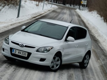 Hyundai i30 I Hatchback 1.4 109KM 2009 Hyundai i30 I 1.4 Benzyna 109KM Manual, zdjęcie 3
