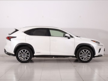 Lexus NX I SUV Facelifting 300h 197KM 2018 Lexus NX 300h, Salon Polska, Serwis ASO, 4X4, zdjęcie 5