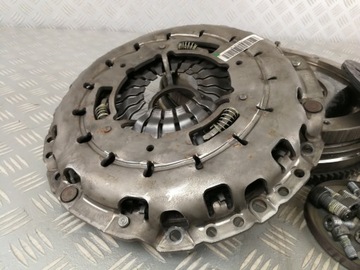 7614326 7614327 SPOJKA KOTOUČ PŘÍTLAČÁK KOLO DVOUHMOTNÉ BMW F20 F21 F22 1,5 T