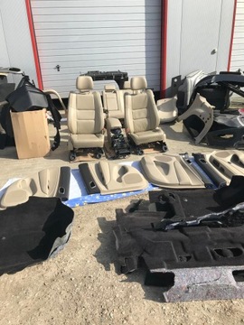 JEEP GRAND CHEROKEE WK2 LIFT FOTELE TAPICERKA WNĘTRZE