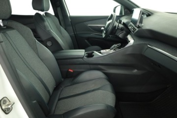 Peugeot 3008 II Crossover Facelifting  1.2 PureTech 130KM 2023 Peugeot 3008 1.2 PureTech, Salon Polska, zdjęcie 6