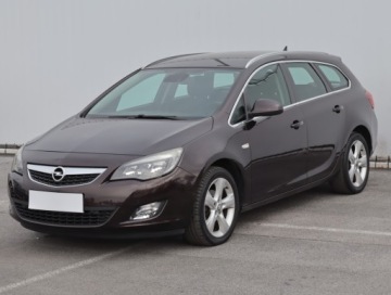 Opel Astra J Sports Tourer Facelifting 1.4 Turbo ECOTEC 120KM 2012 Opel Astra 1.4 T, Navi, Klima, Klimatronic, zdjęcie 1
