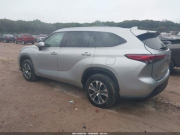 Toyota Highlander III 2023 Toyota Highlander 2023 TOYOTA HIGHLANDER HYBRID XLE 2.5 Hybryda 186KM, zdjęcie 14