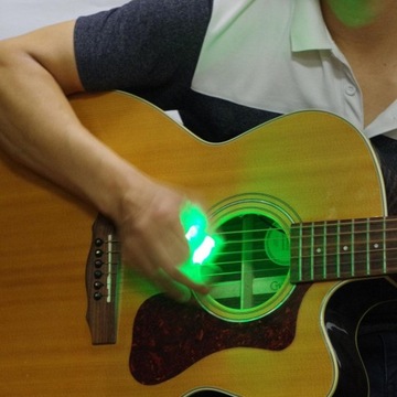 Светящийся медиатор со сменным медиатором