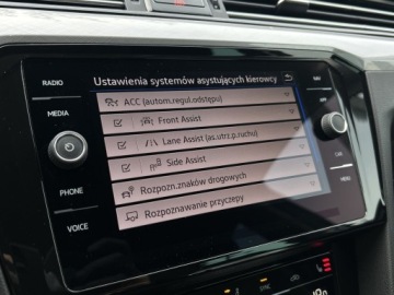 Volkswagen Passat B8 Variant Facelifting 2.0 TDI SCR 150KM 2023 Volkswagen Passat |Podgrzewana Kierownica| Masaż|, zdjęcie 32