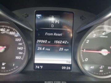 Mercedes Klasa C W205 2017 Mercedes-Benz Klasa C 2017 MERCEDES-BENZ C 300 LUXURYSPORT 2.0 Benzyna, zdjęcie 11