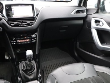 Peugeot 2008 I SUV Facelifting 1.6 BlueHDi 120KM 2016 Peugeot 2008 1.6 BlueHDi, Skóra, Navi, Klima, zdjęcie 7