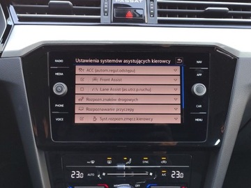 Volkswagen Passat B8 Variant Facelifting 2.0 TDI SCR 150KM 2021 Volkswagen Passat Faktura VAT DSG Hak Kamera Aut.ParkowanieModel 2022, zdjęcie 17