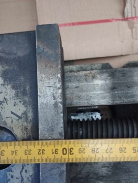 Машинные тиски 64 кг.