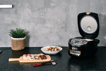 Кухонная мультиварка-рисоварка Zojirushi Micom NL-GAQ10 Black