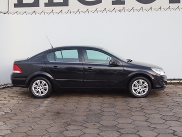 Opel Astra H Sedan 1.6 ECOTEC 115KM 2010 Opel Astra 1.6 16V, Salon Polska, Klima, zdjęcie 5