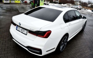 BMW Seria 7 G11-G12 Sedan Facelifting 4.4 750i 530KM 2020 BMW Seria 7 M-Pakiet X-Drive Maly przebieg, Bogata wersja wyposazenia,, zdjęcie 24