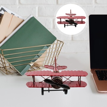 Украшение в форме самолета. Металлические поделки. Модель самолета.