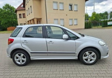 Suzuki SX4 I Hatchback Facelifting 1.6 VVT 120KM 2011 Suzuki SX4 Zarejestrowany - ubezpieczony - benzyna - 1,6 - 120 KM - 81.000, zdjęcie 6