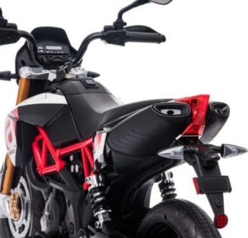 МОТОР APRILIA С АККУМУЛЯТОРОМ 12 В, 2 ДВИГАТЕЛЯ ПО 45 ВТ.