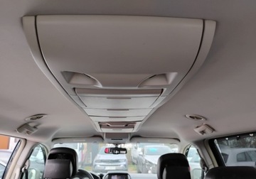 Chrysler Grand Voyager 2.8 CRD 163KM 2010 Chrysler Grand Voyager 2010r, 2.8 DIESEL. AUTOMAT. Uszkodzony tyl. Jezdzi, zdjęcie 27