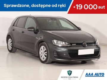 Volkswagen Golf VII GTD 5d 2.0 TDI-CR BlueMotion Technology 184KM 2015 VW Golf 2.0 TDI GTD, 181 KM, Navi, Xenon