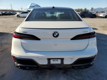 BMW Seria 7 G70 2023 BMW Seria 7 2023 BMW 760 XI 4.4 Benzyna 536KM, zdjęcie 2