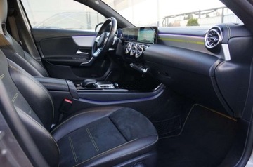 Mercedes Klasa A W177/V177 Hatchback 1.5 180d 116KM 2018 Mercedes-Benz Klasa A 1.5 Diesel 115 KM, Pakiet AMG, Navi, Kamera, Full LE, zdjęcie 28