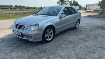 Mercedes Klasa C W203 Sedan W203 2.1 (C 220 CDI) 150KM 2005 Mercedes-Benz Klasa C Raty 2.2 cdi 150KM Automat Polskora tylko 200tys km, zdjęcie 32