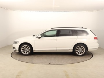 Volkswagen Passat B8 Variant 2.0 TDI BlueMotion SCR 190KM 2016 VW Passat 2.0 TDI, Serwis ASO, 187 KM, Navi, zdjęcie 2