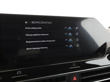 Citroen C4 III SUV 1.2 PureTech 130KM 2023 Citroen C4 automat kamera FullLED tempomat, zdjęcie 26