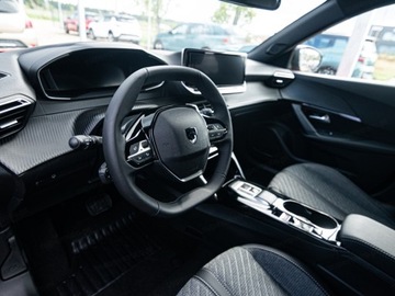 Peugeot 2008 II 2025 Od ręki - Allure e-DCS 1.2 mHEV 145KM / Pakiet Vision &amp; Drive Assist +, zdjęcie 5