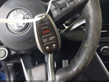 Alfa Romeo Giulia II Sedan Facelifting 2.0 Turbo 280KM 2022 Alfa Romeo Giulia 2022 r., 2,0L VELOCE AWD 2.0 Benzyna 280KM, zdjęcie 13