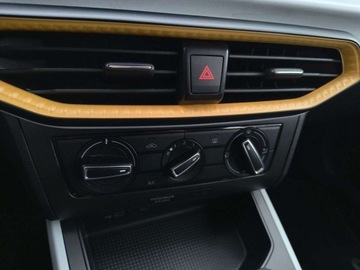 Seat Arona Crossover Facelifting 1.0 TSI 110KM 2022 Seat Arona serwis ASO 1.0TSI 110KM bezwypadkowy pakiety FullLink alufelgi, zdjęcie 24