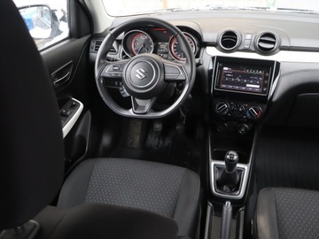 Suzuki Swift VI Hatchback 1.2 DualJet 90KM 2020 Suzuki Swift 1.2 SHVS, Salon Polska, Serwis ASO, zdjęcie 6