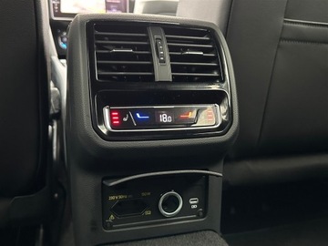Volkswagen Arteon Shooting Brake R 2.0 TSI 320KM 2022 Volkswagen Arteon 2.0TSI 320KM 4X4 R DSG l DCC, Pa, zdjęcie 31