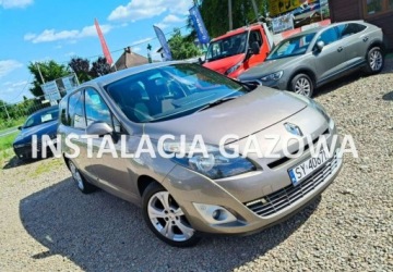 Renault Scenic III Van 1.4 TCe 16v 130KM 2010 Renault Scenic Renault Scenic 1.4 16V TCE TomTom Edition 1.4 BenzynaLPG