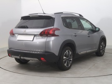 Peugeot 2008 I SUV Facelifting 1.2 PureTech 110KM 2017 Peugeot 2008 1.2 PureTech, Salon Polska, zdjęcie 4