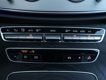 Mercedes Klasa E W213 2020 Mercedes E E 200, Salon Polska, Serwis ASO, zdjęcie 14